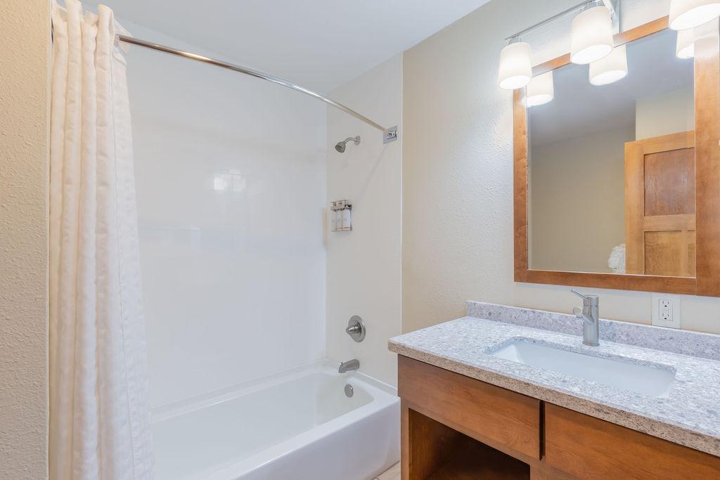 Two Bedroom Condo_Eagle Ridge Resort